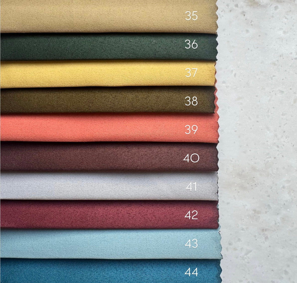 PETRA blackout curtain, height 320cm.