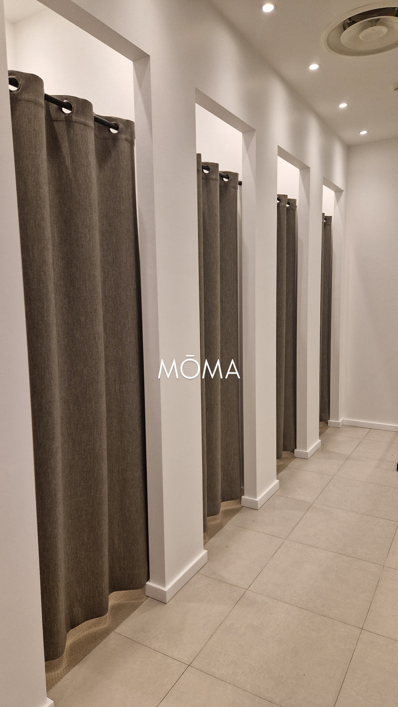 uzuolaidos i persirengimo kabinas